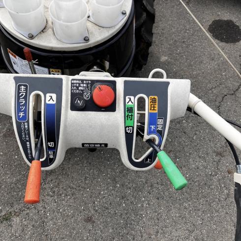 半自動野菜移植機 PVH103 写真５