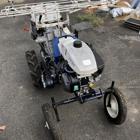 半自動野菜移植機 PVH103 写真２