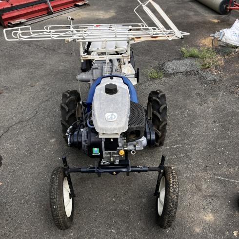 半自動野菜移植機 PVH103 写真３