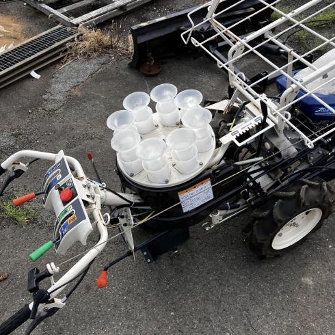 半自動野菜移植機 PVH103 写真８