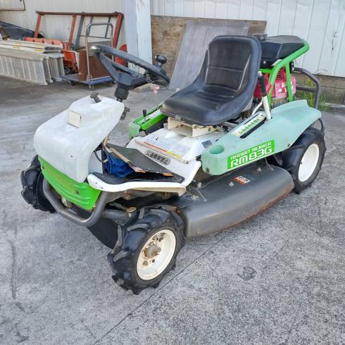 オーレック 乗用草刈機 写真