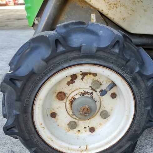 乗用草刈機 RM83G 写真４