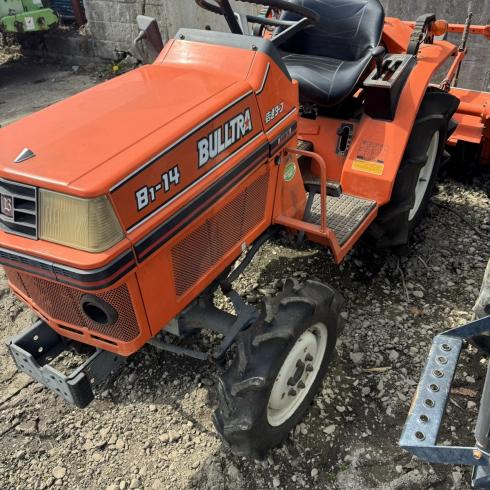 クボタ トラクター 写真