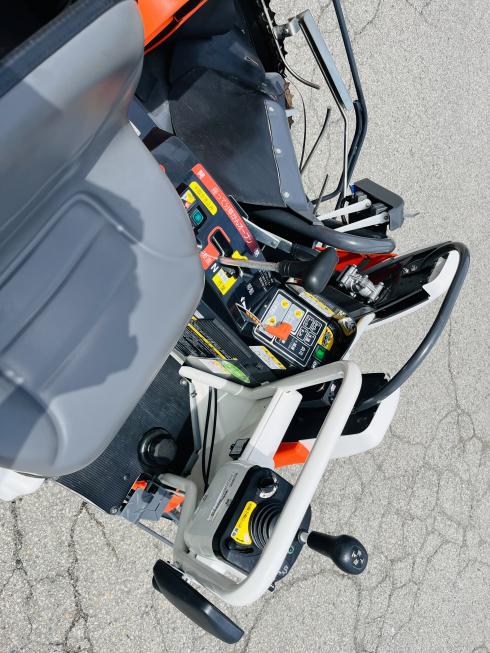 コンバイン ER213SPW 写真８