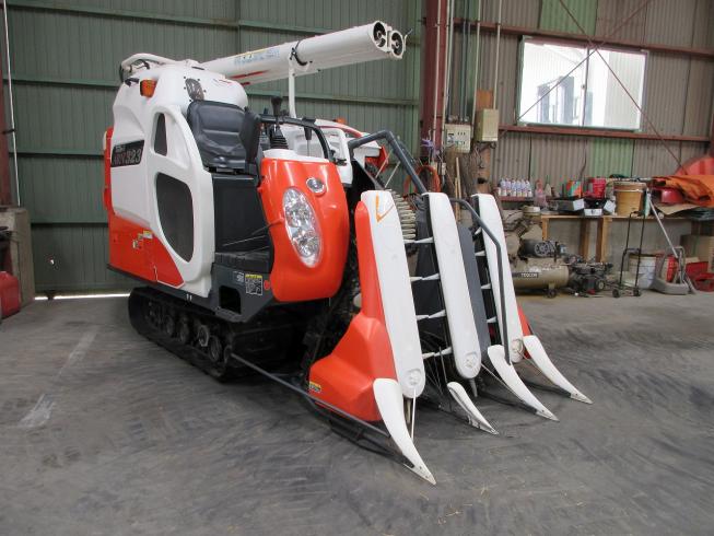 クボタ コンバイン 写真