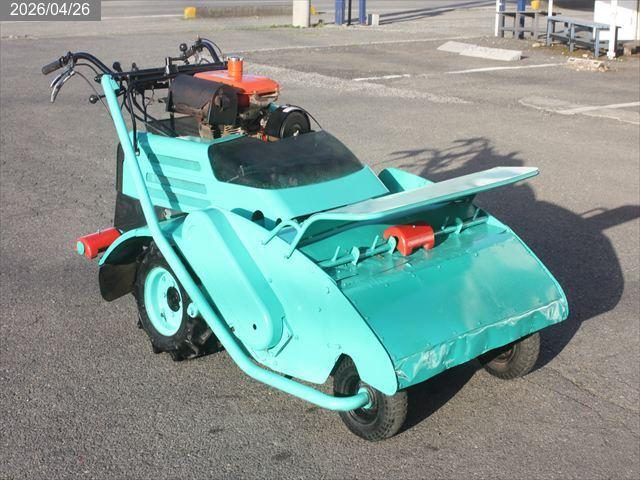 バロネス ハンマーナイフモア 写真