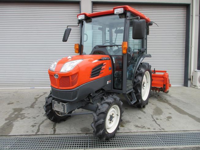 トラクター T240DFQBMA 写真２