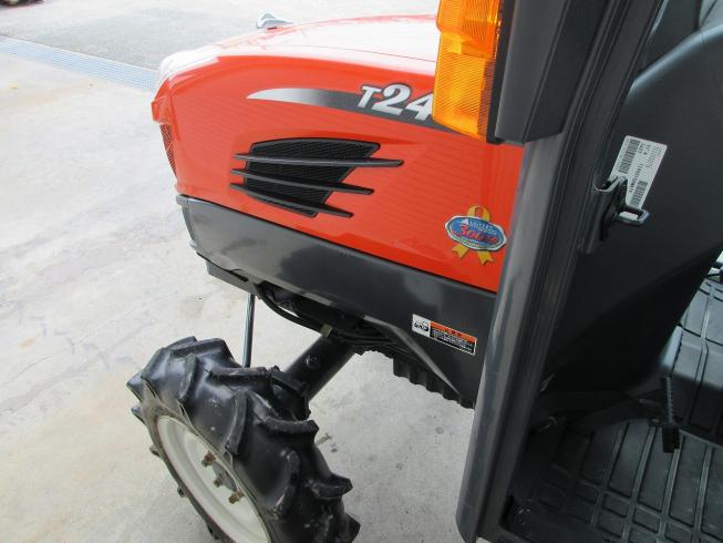 トラクター T240DFQBMA 写真５