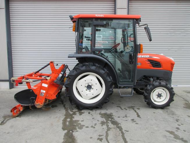 トラクター T240DFQBMA 写真４