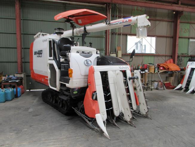 クボタ コンバイン 写真