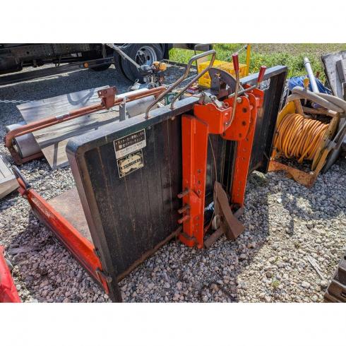  整地キャリア DC-F1500 写真３