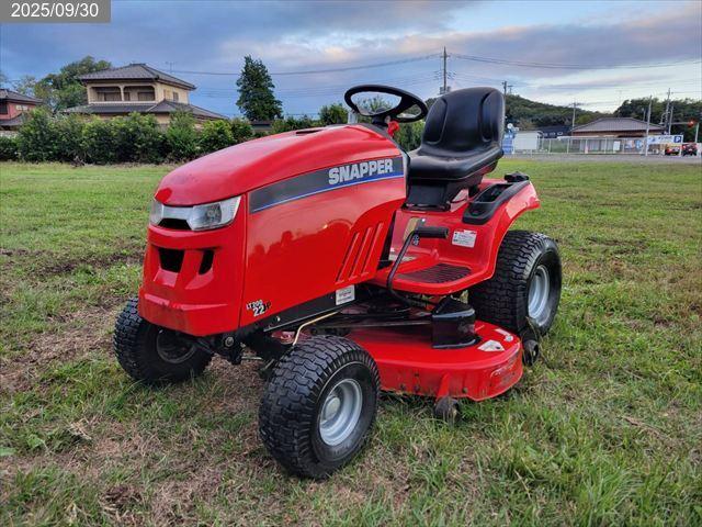 SNAPPER 乗用草刈機 写真
