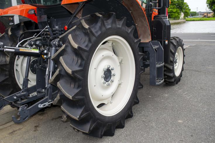 トラクター M100GEP 写真３