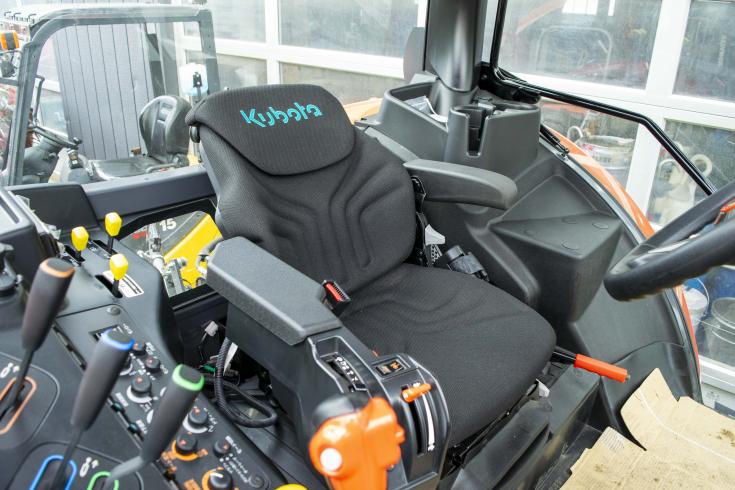 トラクター M100GEP 写真４