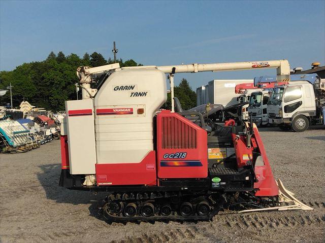 コンバイン GC218 写真２