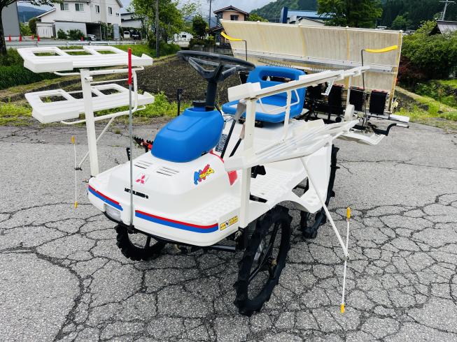 三菱 田植機 写真