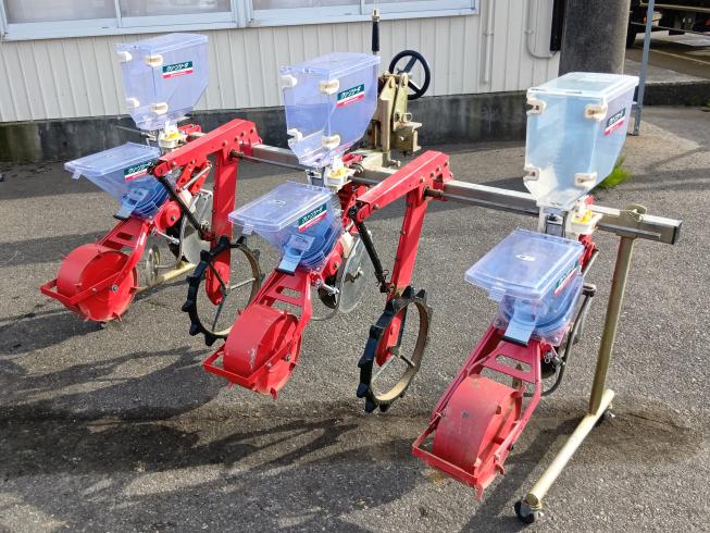 アグリテクノ 播種機　クリーンシーダ3連 写真