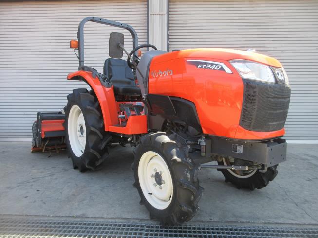 トラクター FT240BMA 写真２