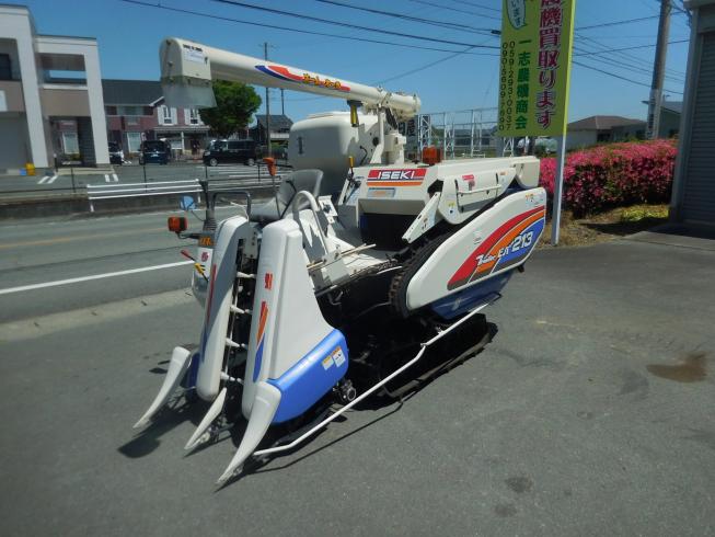 イセキ コンバイン 写真