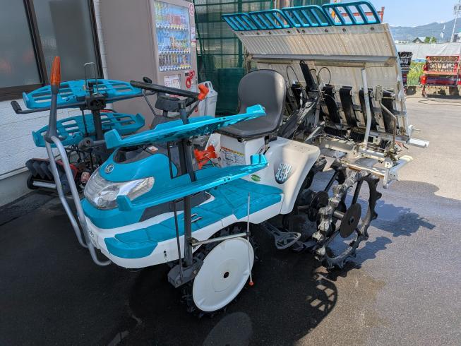 クボタ 田植機 写真