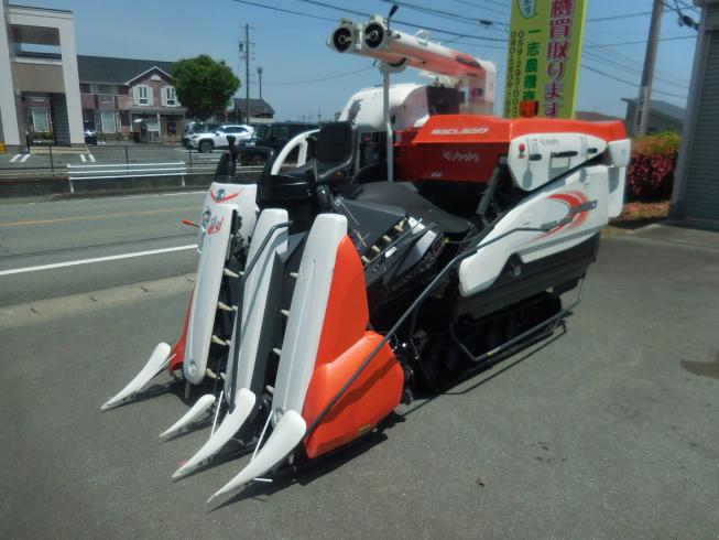 クボタ コンバイン 写真