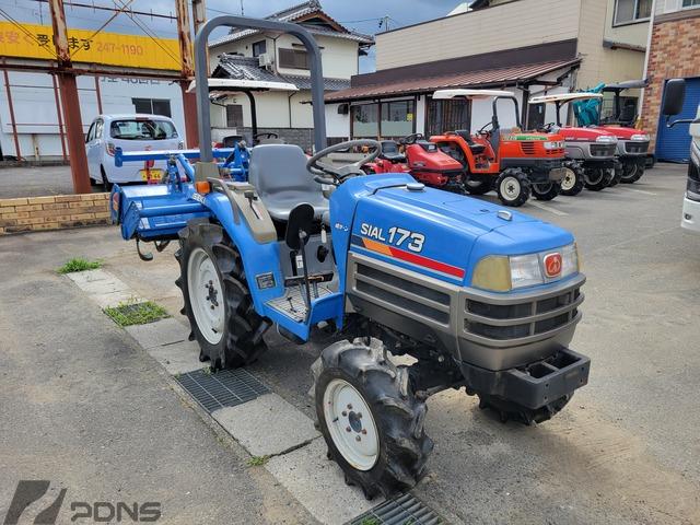 イセキ トラクター 写真
