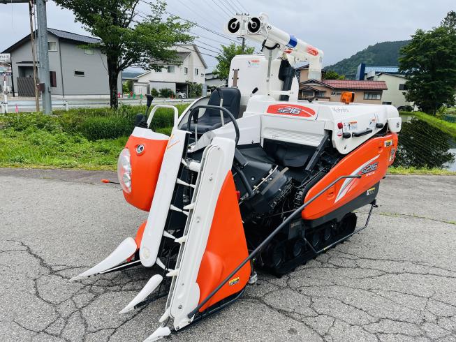 クボタ コンバイン 写真