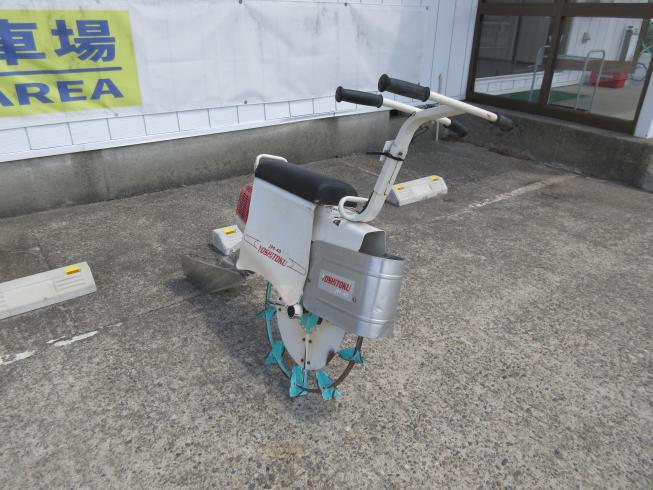吉徳 乗用溝切機 写真