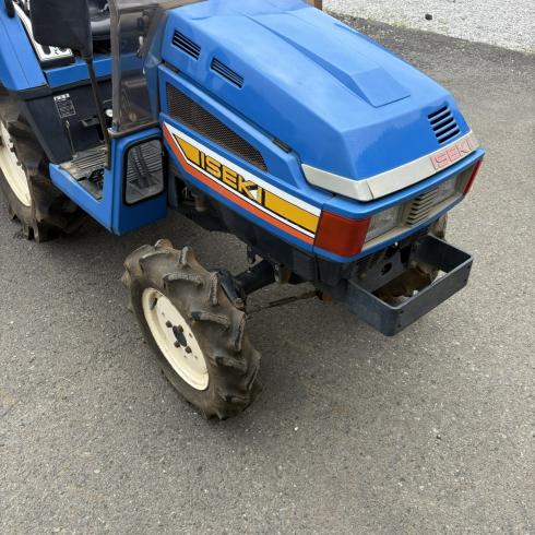 トラクター TU145 写真２