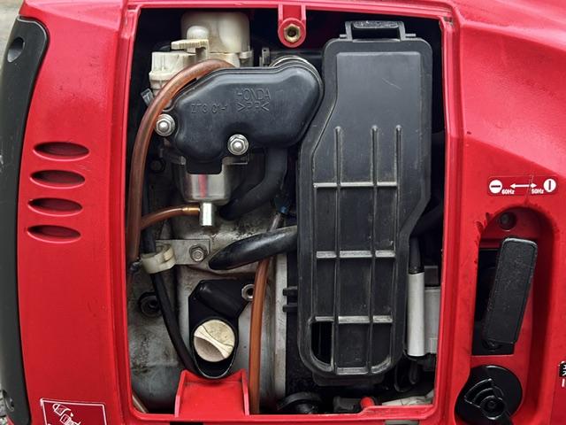 発電機 EU9i 写真７