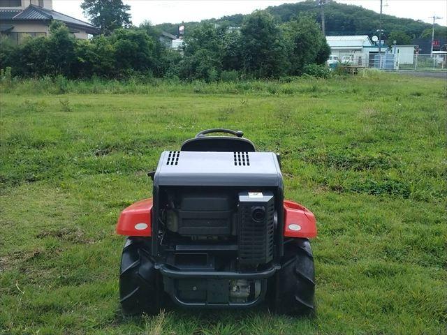 乗用草刈機 CM182K 写真３