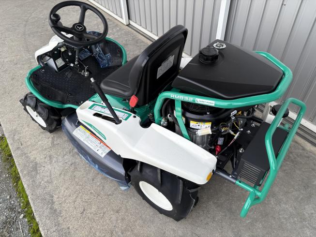 乗用草刈機 RM832 写真６