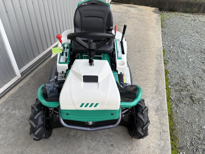 乗用草刈機 RM832 写真３