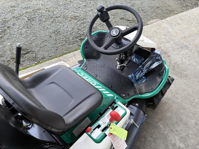 乗用草刈機 RM832 写真７