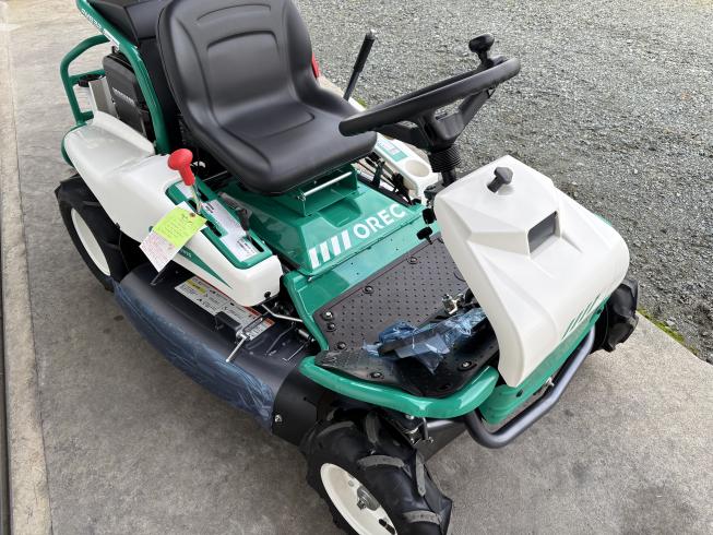 乗用草刈機 RM832 写真８