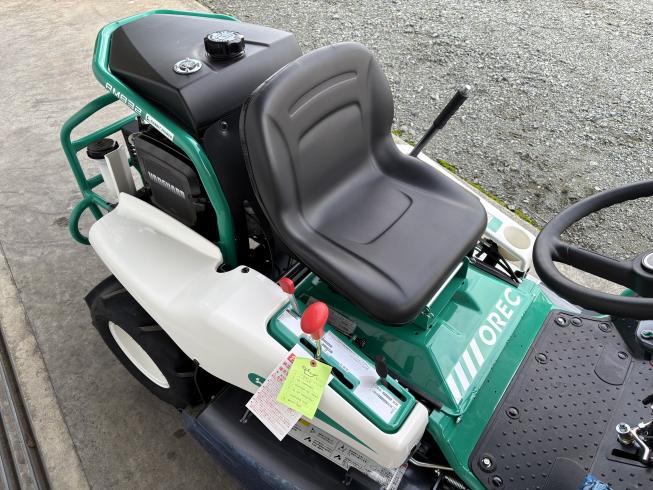 乗用草刈機 RM832 写真５