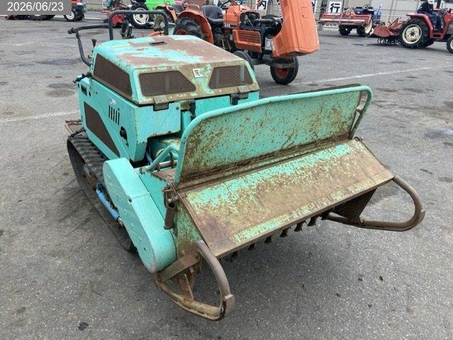 バロネス 乗用草刈機 写真