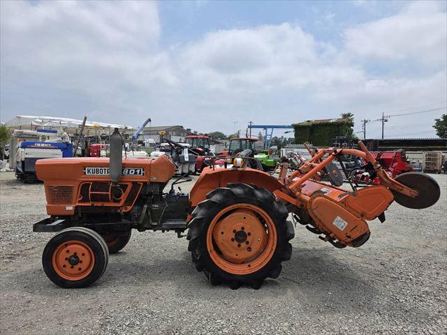 トラクター L1801 写真２