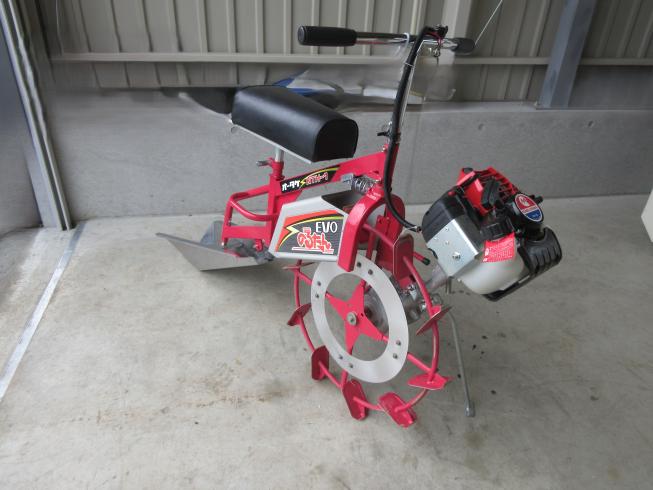 オータケ 乗用溝切機 写真