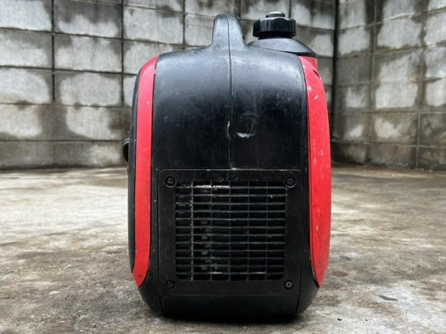発電機 IEG1600M-Y 写真４
