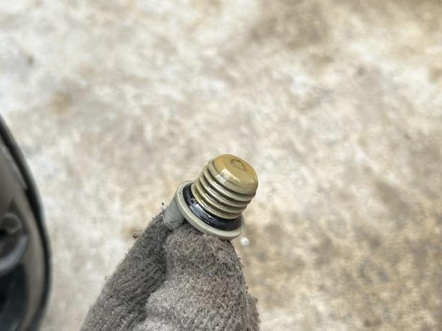 発電機 IEG1600M-Y 写真11