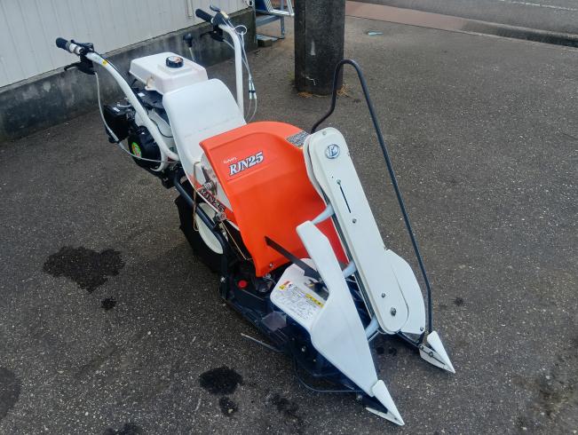 クボタ バインダー 写真