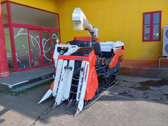 クボタ コンバイン 写真