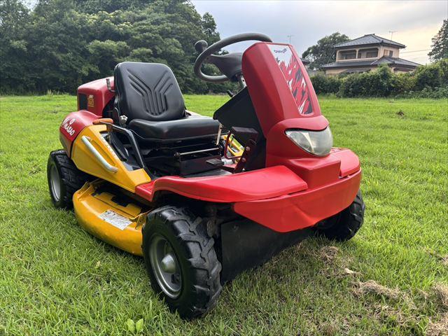 乗用草刈機 CMX2404 写真２