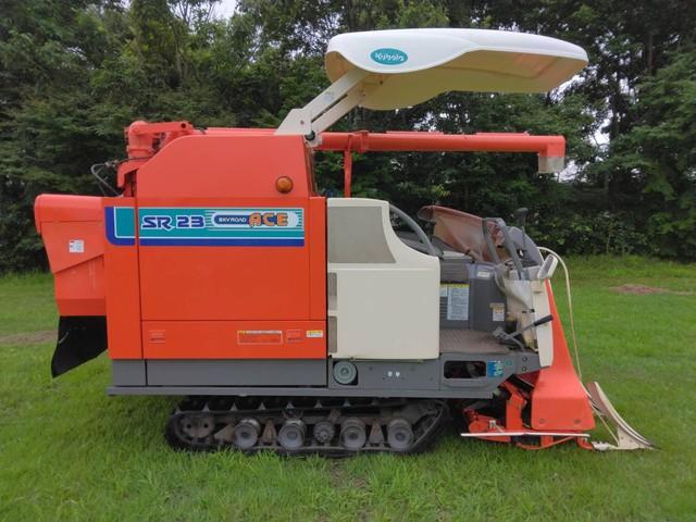 コンバイン SR23J 写真２