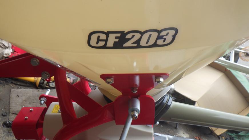 ブロードキャスター CF203 写真４