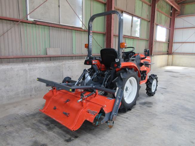 トラクター JB18XSPBSMAG 写真３