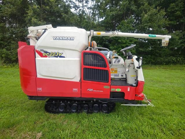 コンバイン GC223V 写真２