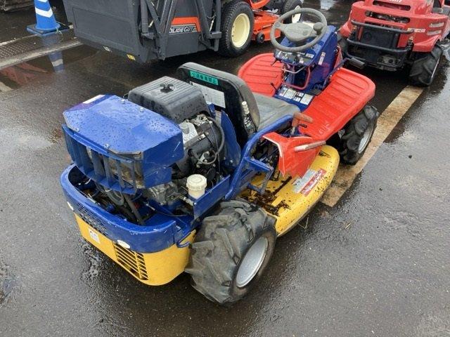 乗用草刈機 CM225 写真２