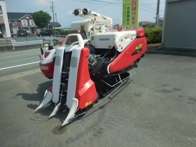 ヤンマー コンバイン 写真